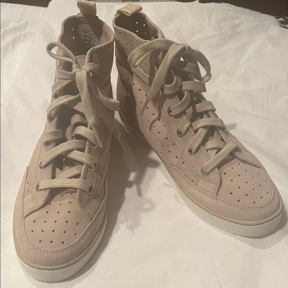 MAKE AN OFFER! Coach Brand NewNIB Women's Suede High-Top Sneakers w/unique soles